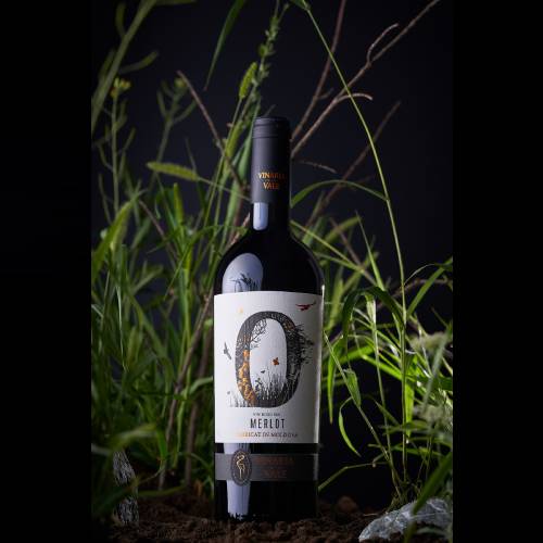 creative wine label design 